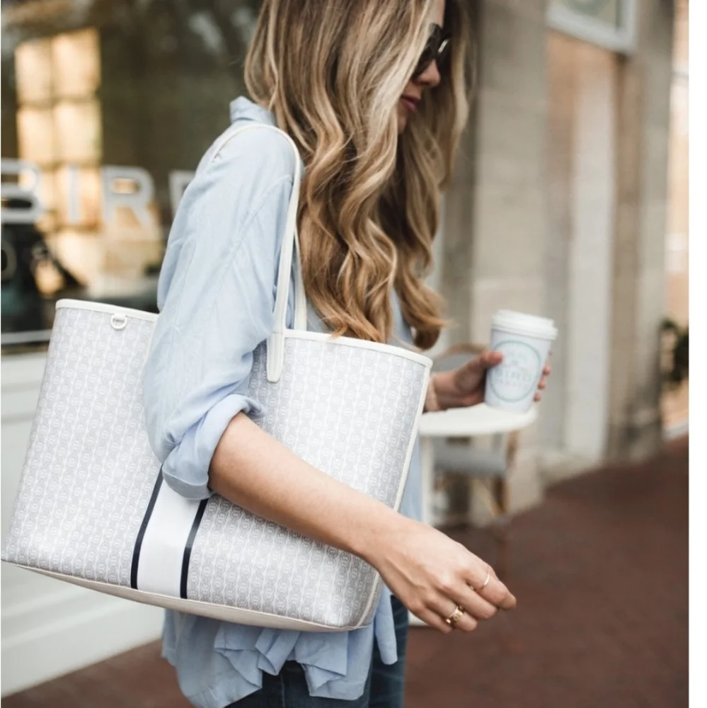 Tory Burch Gemini Link Tote - Picture 2 of 16